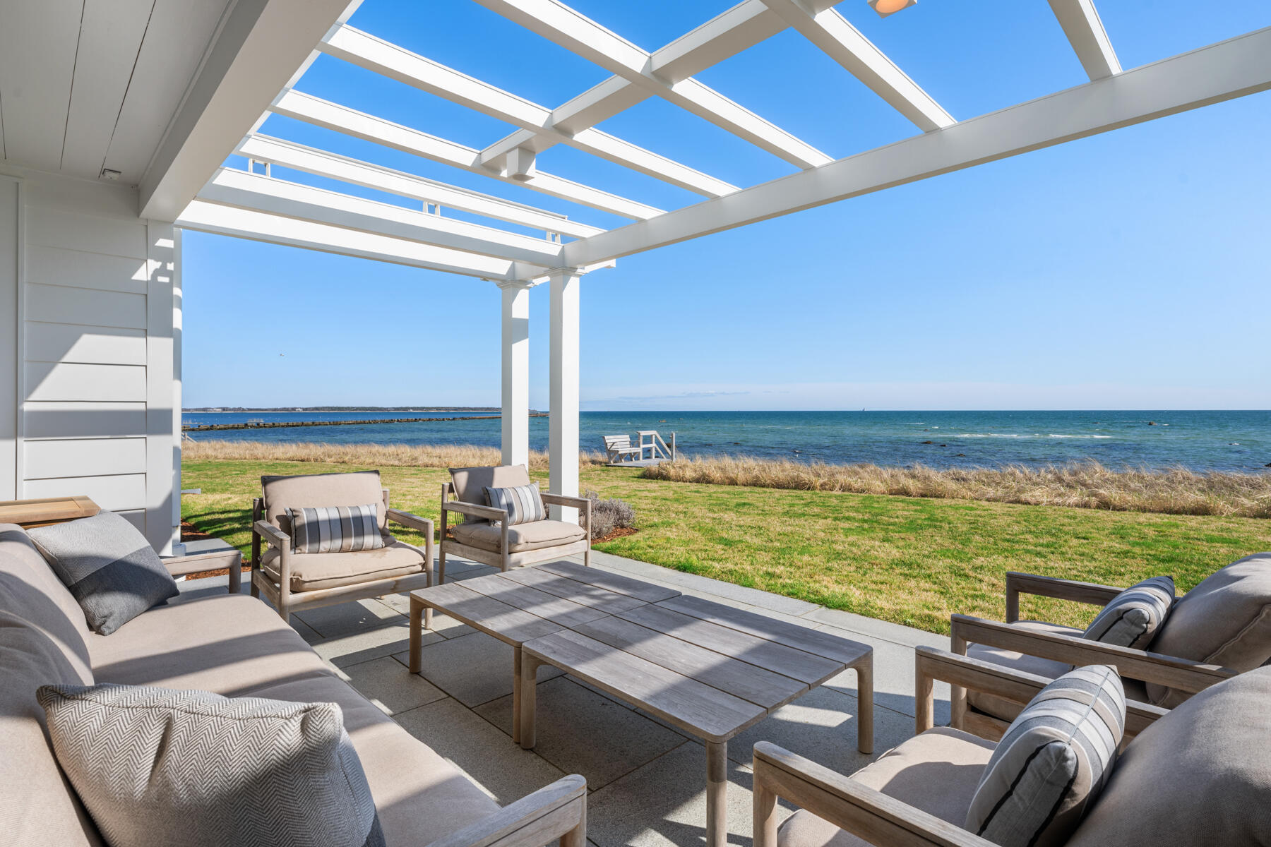 Hyannis Port, Massachusetts 02647, United States, 8 Bedrooms Bedrooms, ,6 BathroomsBathrooms,Residential,Active,110329