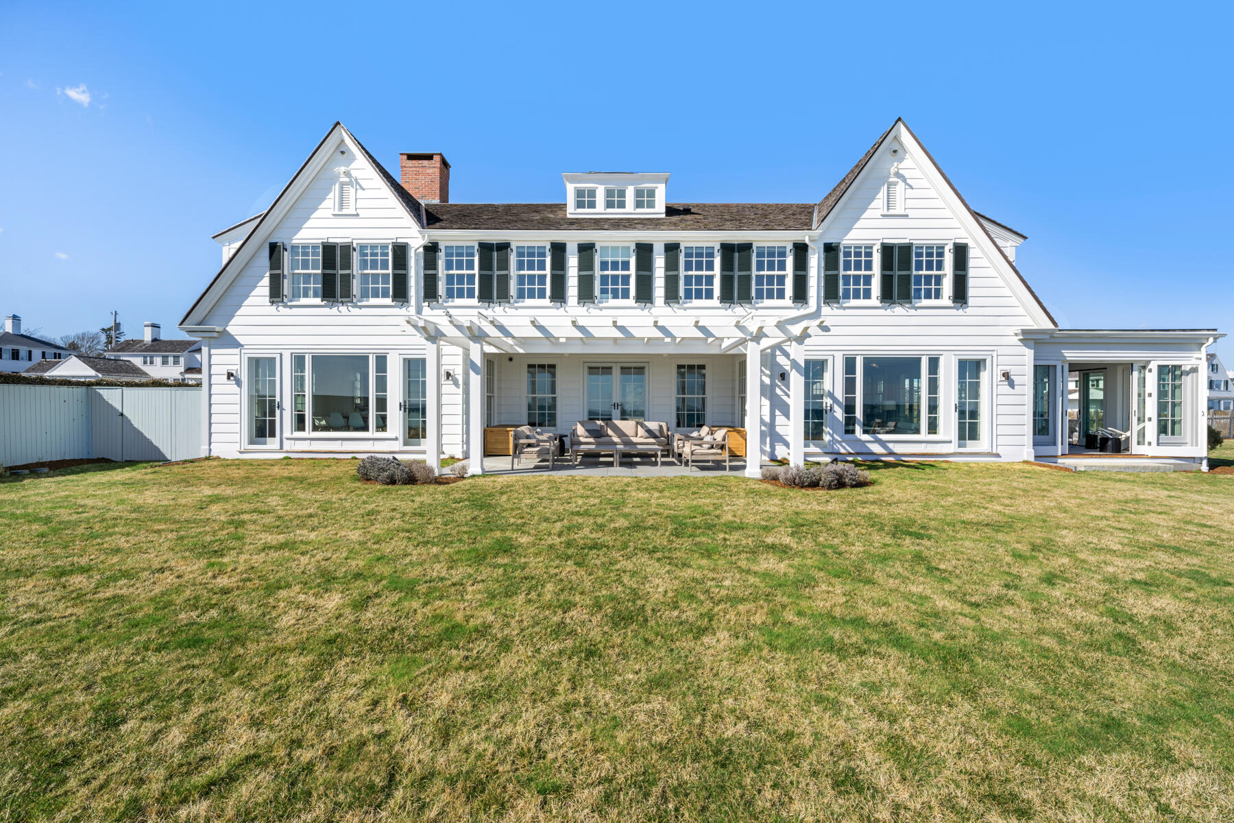 Hyannis Port, Massachusetts 02647, United States, 8 Bedrooms Bedrooms, ,6 BathroomsBathrooms,Residential,Active,110329