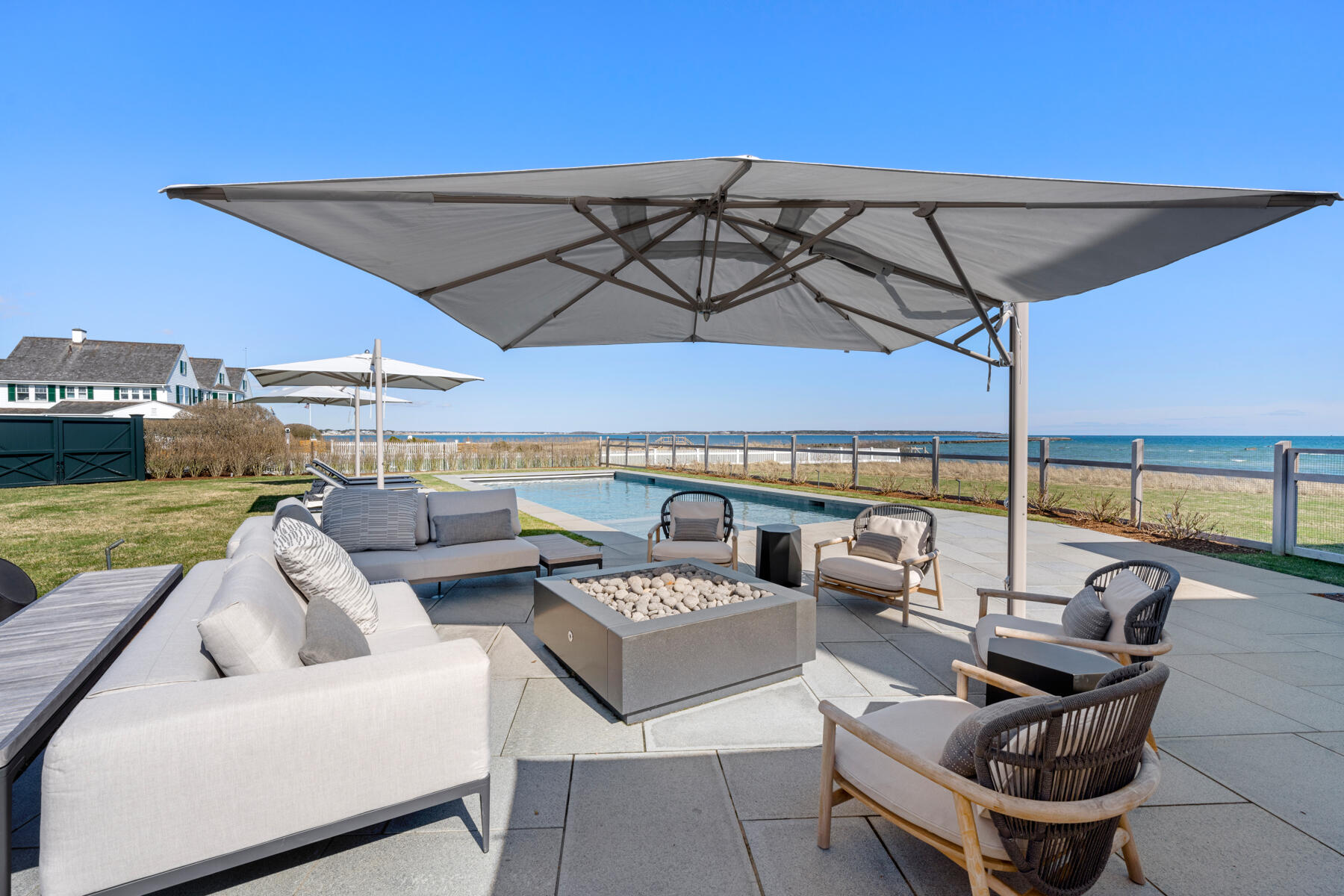 Hyannis Port, Massachusetts 02647, United States, 8 Bedrooms Bedrooms, ,6 BathroomsBathrooms,Residential,Active,110329