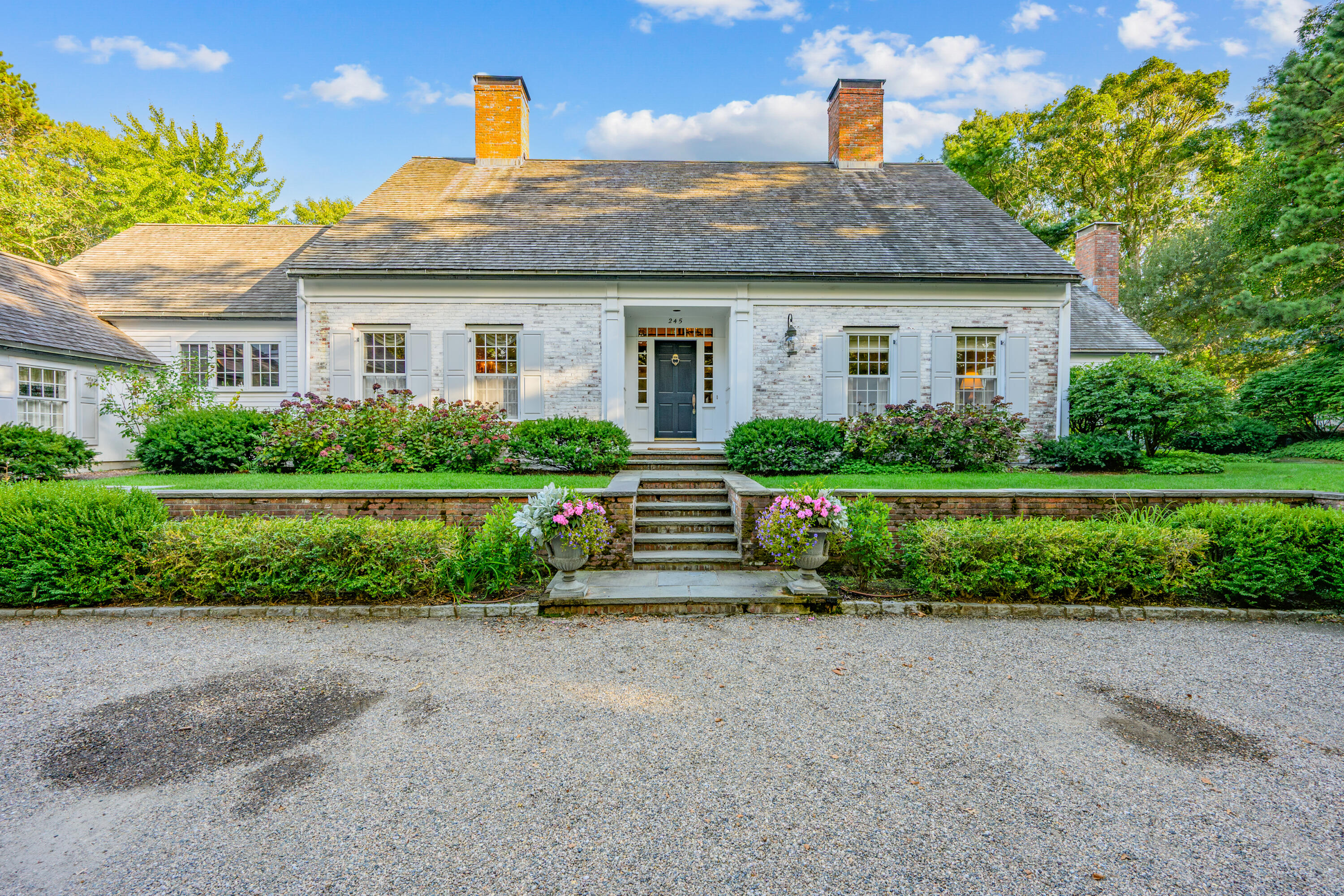 Osterville, Massachusetts 02655, United States, 5 Bedrooms Bedrooms, ,6 BathroomsBathrooms,Residential,Active,210380