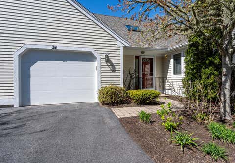 Photo of 21 Rolling Green Lane, Mashpee, MA 02649 (MLS # 22602139)