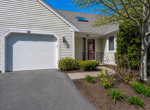 Photo of 21 Rolling Green Lane, Mashpee, MA 02649 (MLS # 22602139)