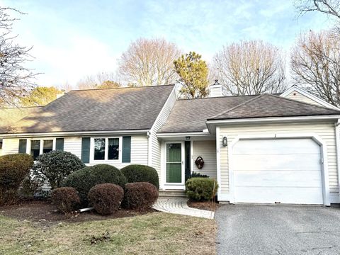 Photo of 1 Upland Circle, Mashpee, MA 02649 (MLS # 22504488)