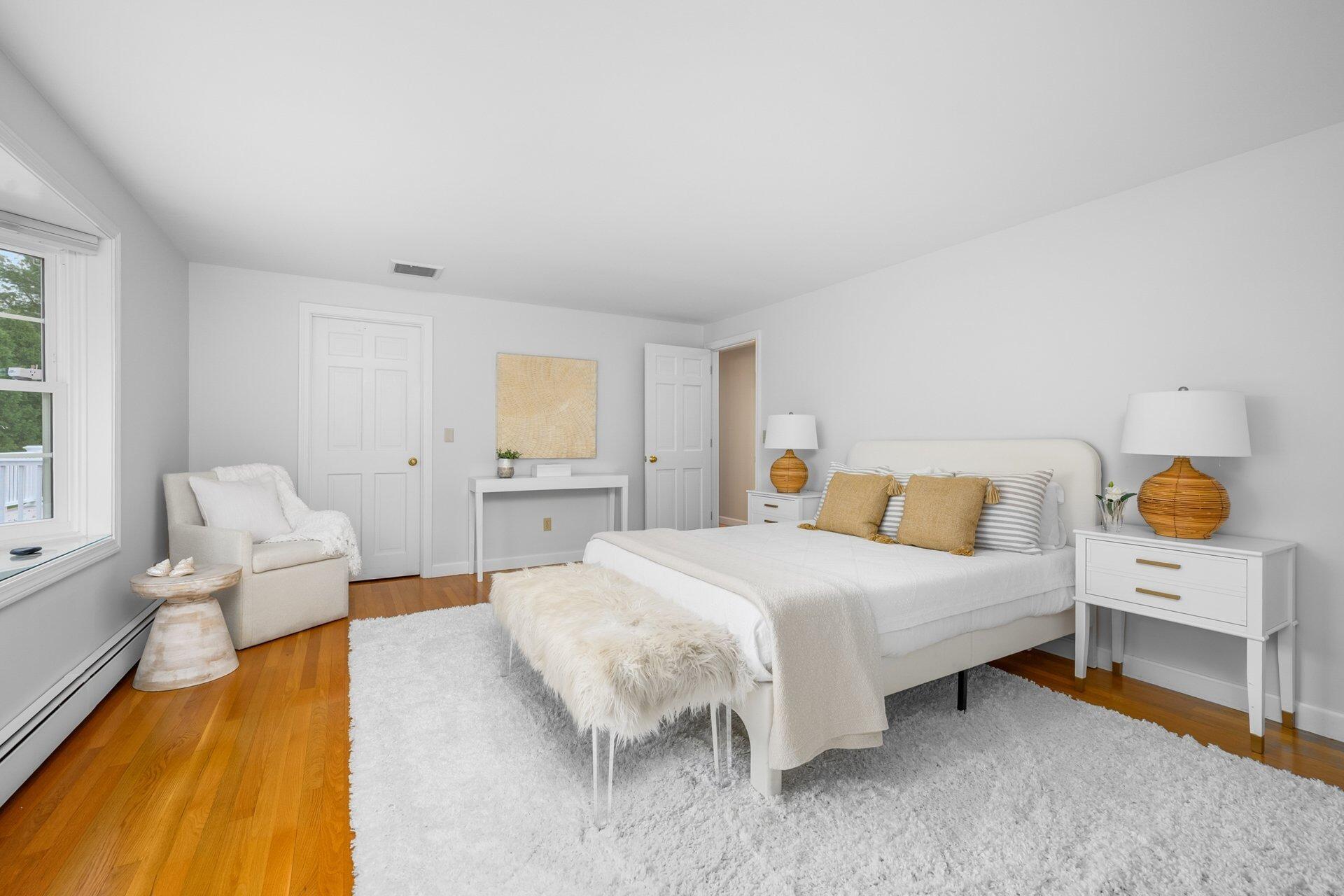 Cotuit, Massachusetts 02635, United States, 3 Bedrooms Bedrooms, ,3 BathroomsBathrooms,Residential,Active,248938