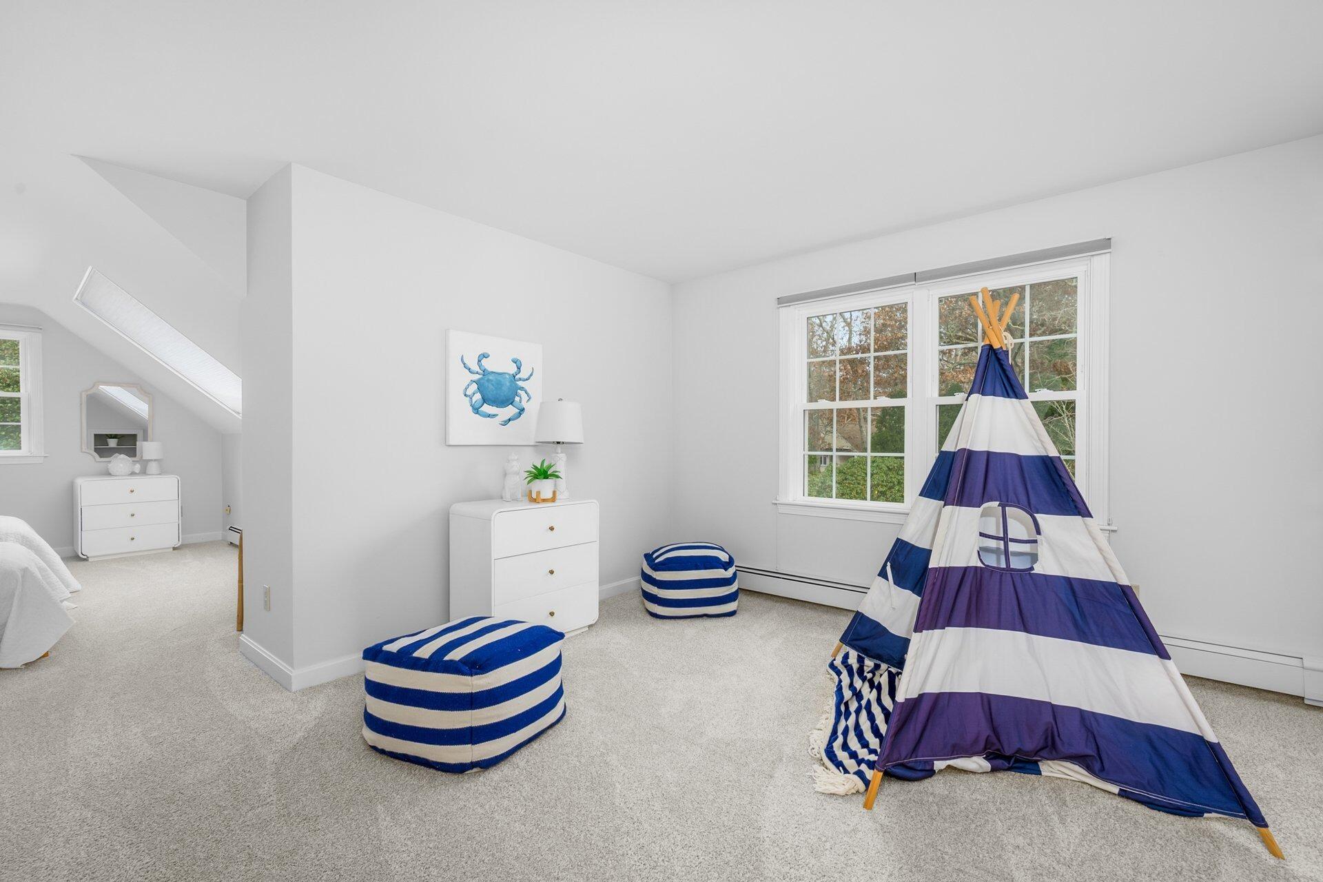 Cotuit, Massachusetts 02635, United States, 3 Bedrooms Bedrooms, ,3 BathroomsBathrooms,Residential,Active,248938