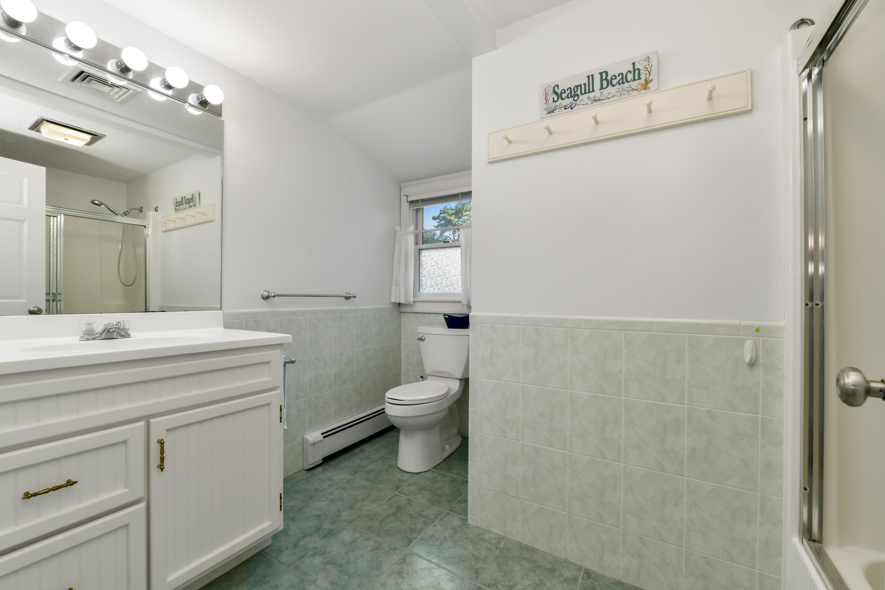 West Yarmouth, Massachusetts 02673, United States, 6 Bedrooms Bedrooms, ,6 BathroomsBathrooms,Residential,Active,47354