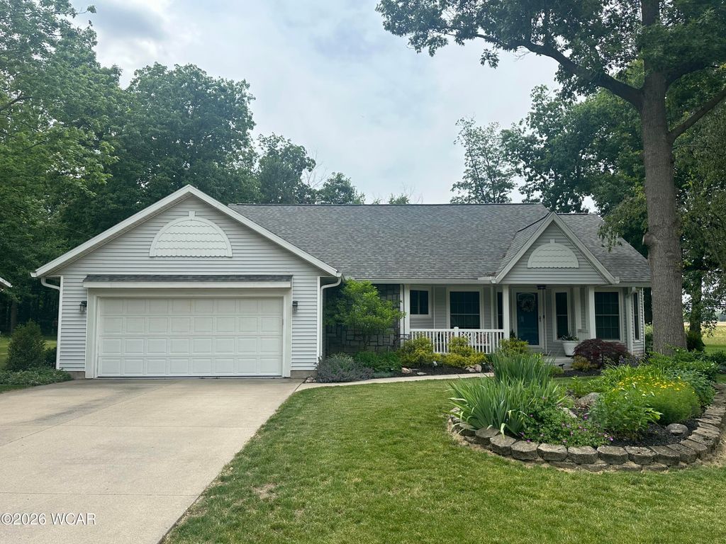 Photo of 2551 Debbie Drive, Lima, OH 45807 (MLS # 310497)