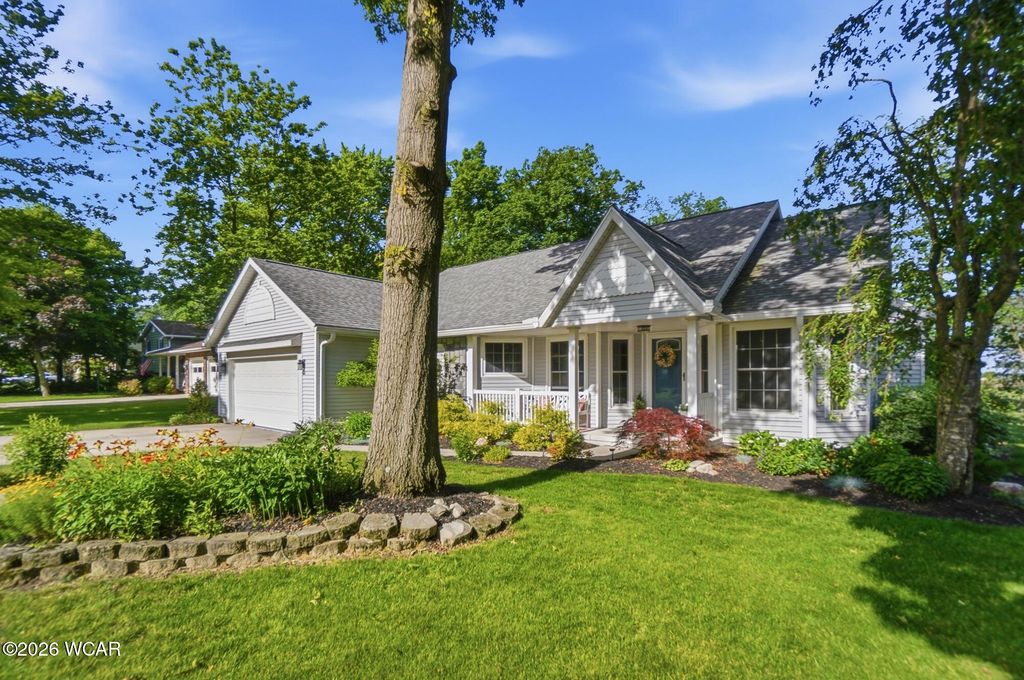 Photo of 2551 Debbie Drive, Lima, OH 45807 (MLS # 310497)