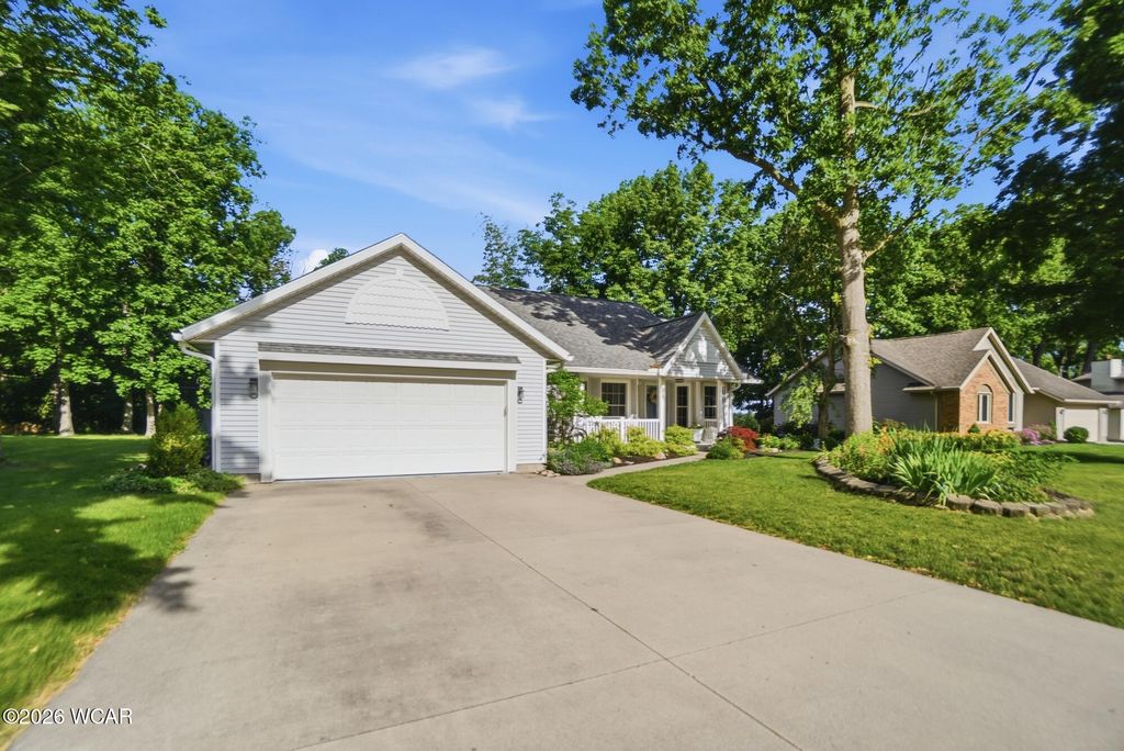 Photo of 2551 Debbie Drive, Lima, OH 45807 (MLS # 310497)