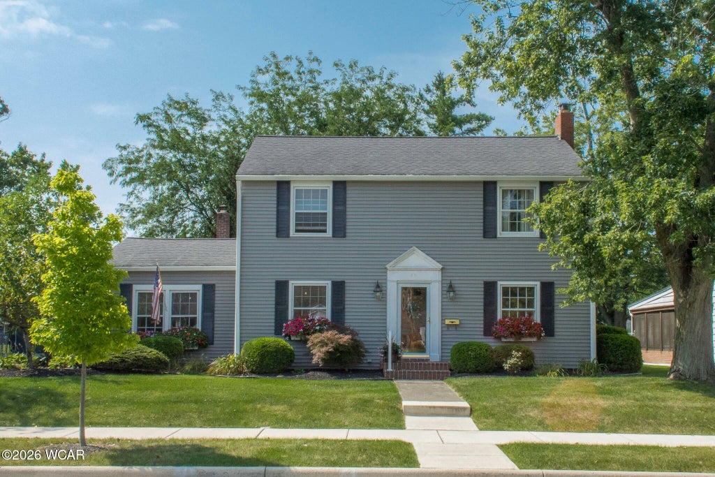 Photo of 811 W Benton Street, Wapakoneta, OH 45895 (MLS # 311135)