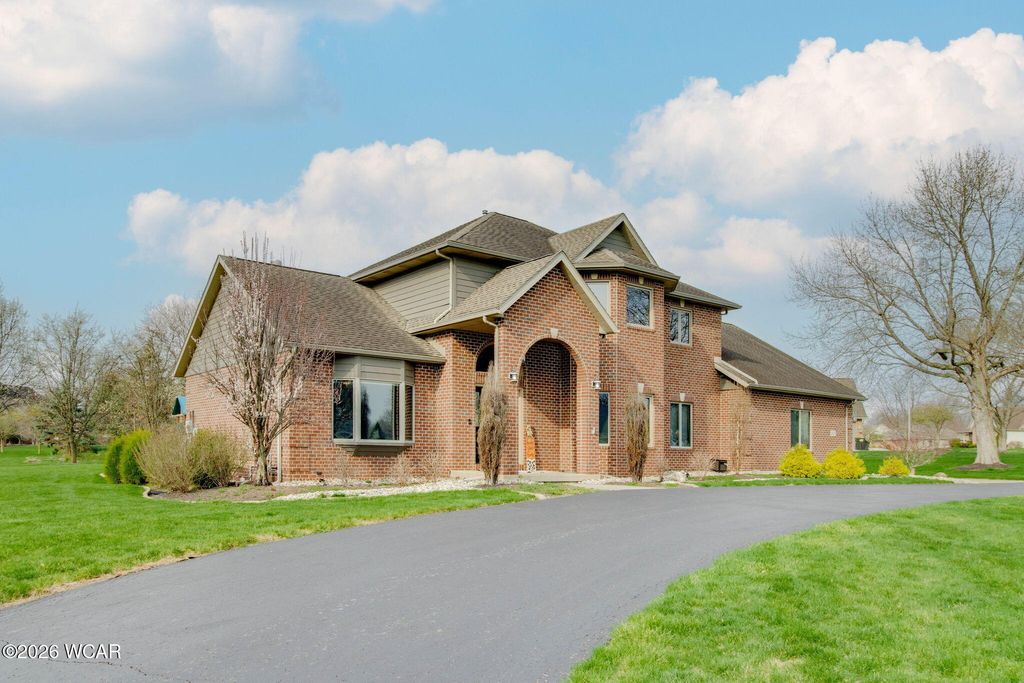 Photo of 2889 Stoneybrook Drive, Lima, OH 45805 (MLS # 309842)