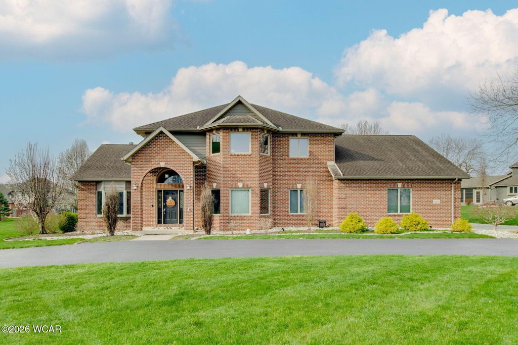 Photo of 2889 Stoneybrook Drive, Lima, OH 45805 (MLS # 309842)