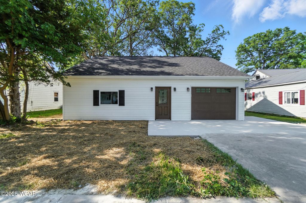 Photo of 113 Superior Street, Oakwood, OH 45873 (MLS # 308973)