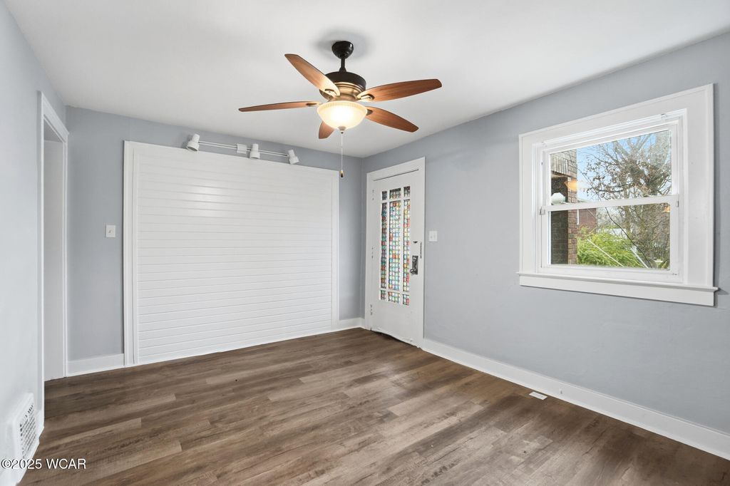 Photo of 209 W Grand Avenue, Lima, OH 45801 (MLS # 308825)