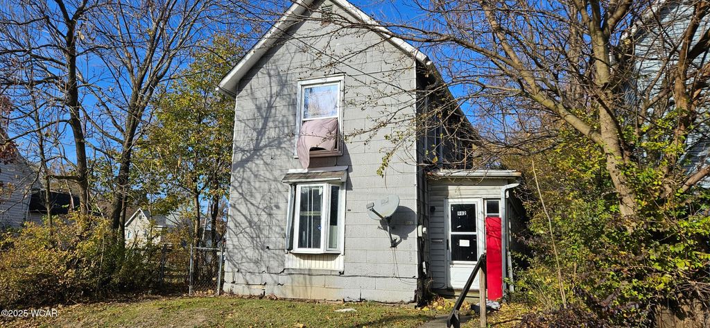 Photo of 982 W Wayne Street, Lima, OH 45805 (MLS # 309038)