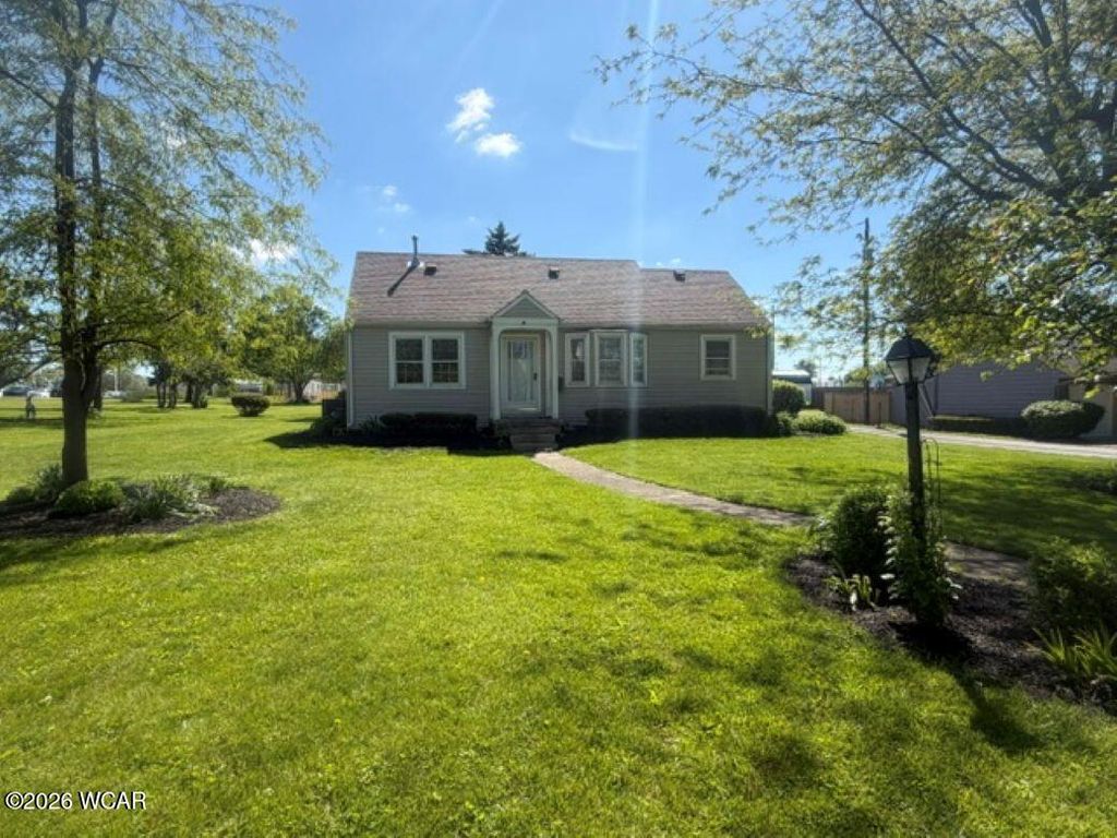 Photo of 24 Broadway Street, Kenton, OH 43326 (MLS # 310181)