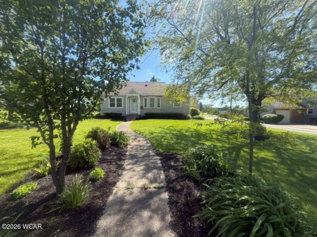 Photo of 24 Broadway Street, Kenton, OH 43326 (MLS # 310181)
