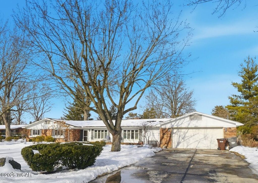 Photo of 2802 Lowell Avenue, Lima, OH 45805 (MLS # 309418)