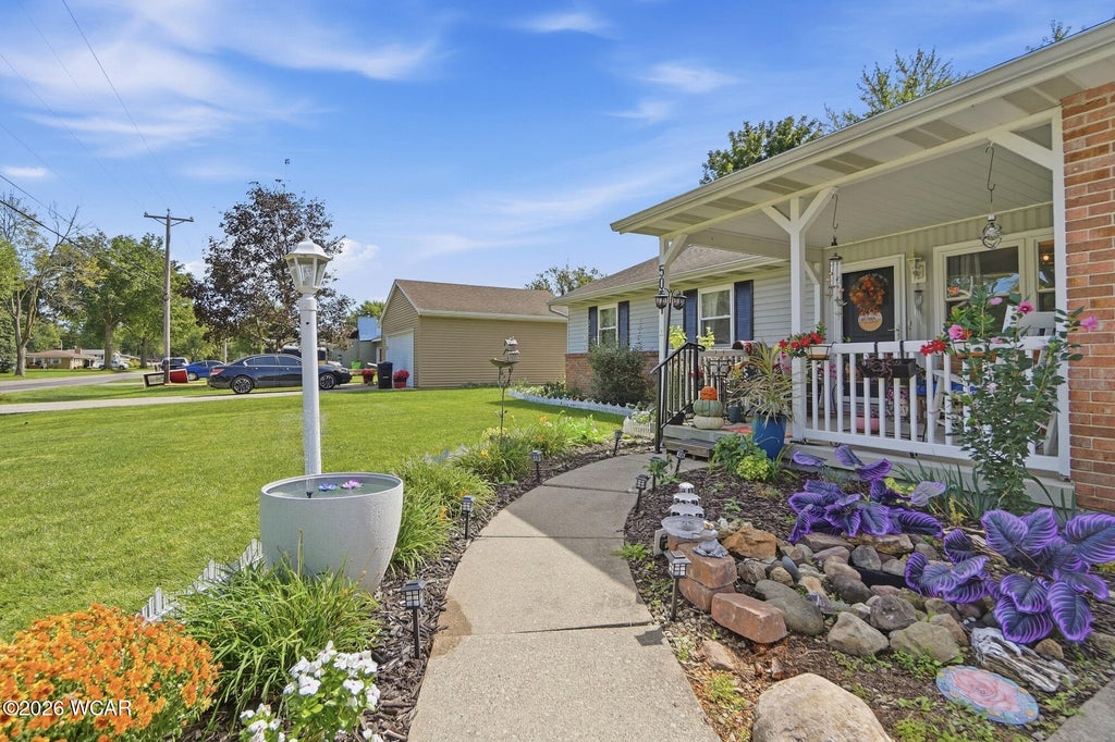 Photo of 5061 East Road, Elida, OH 45807 (MLS # 311553)