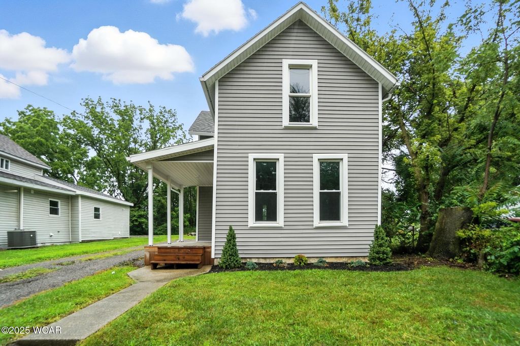 Photo of 861 E 4th Street, Lima, OH 45804 (MLS # 307756)