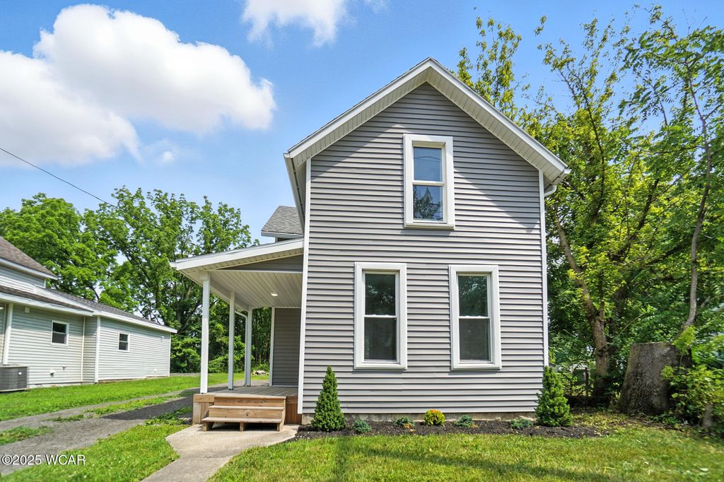 Photo of 861 E 4th Street, Lima, OH 45804 (MLS # 307756)