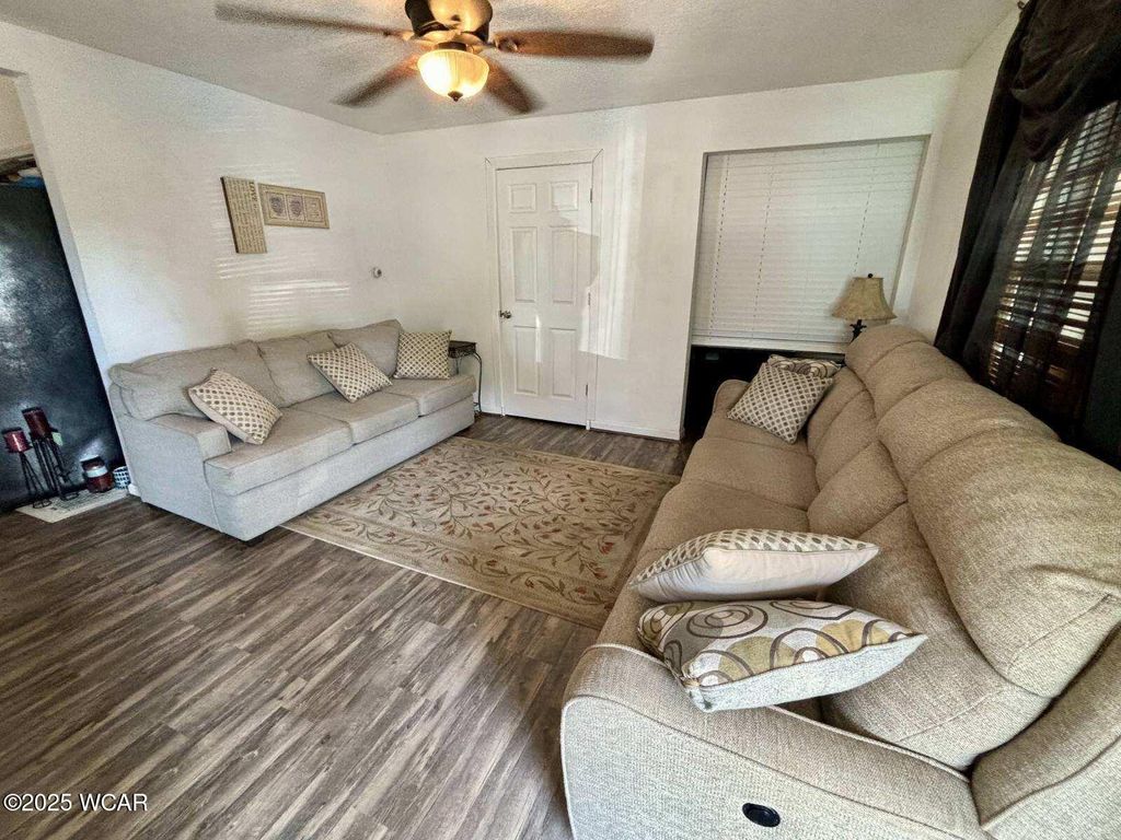 Photo of 513 E Liberty Street, Leipsic, OH 45856 (MLS # 310239)
