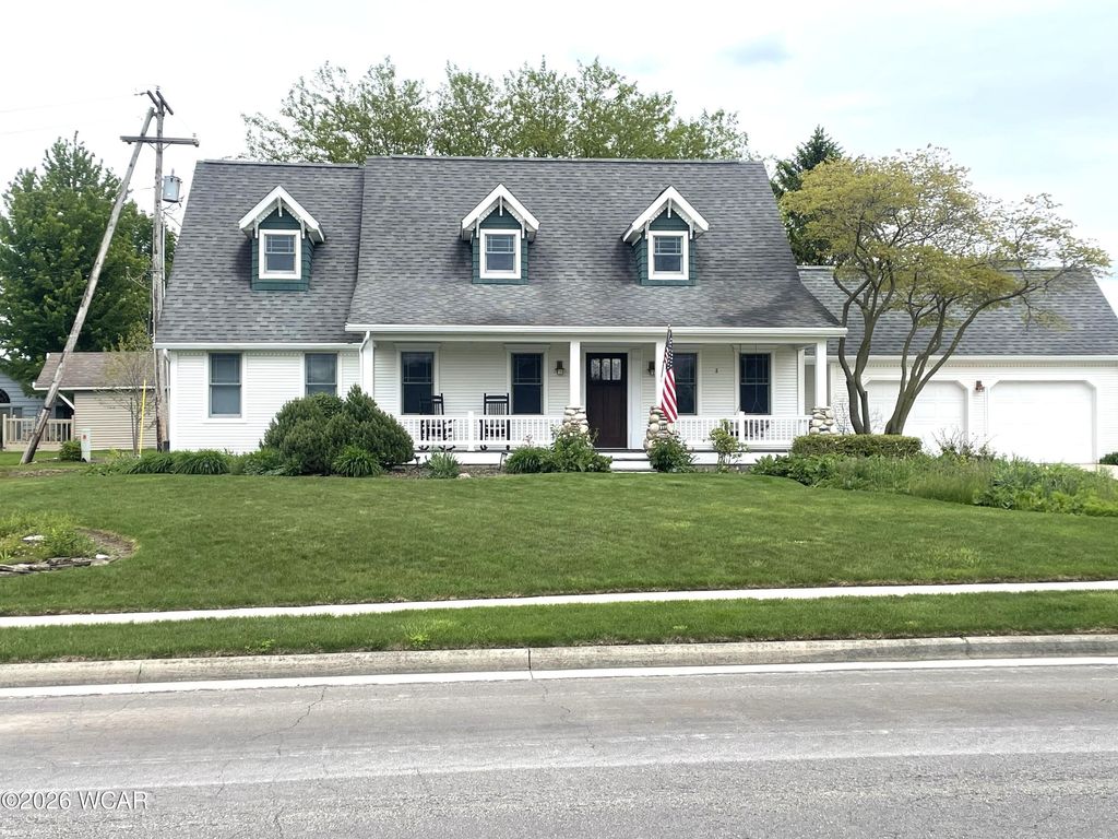 Photo of 780 Kingswood Drive, Lima, OH 45804 (MLS # 310209)