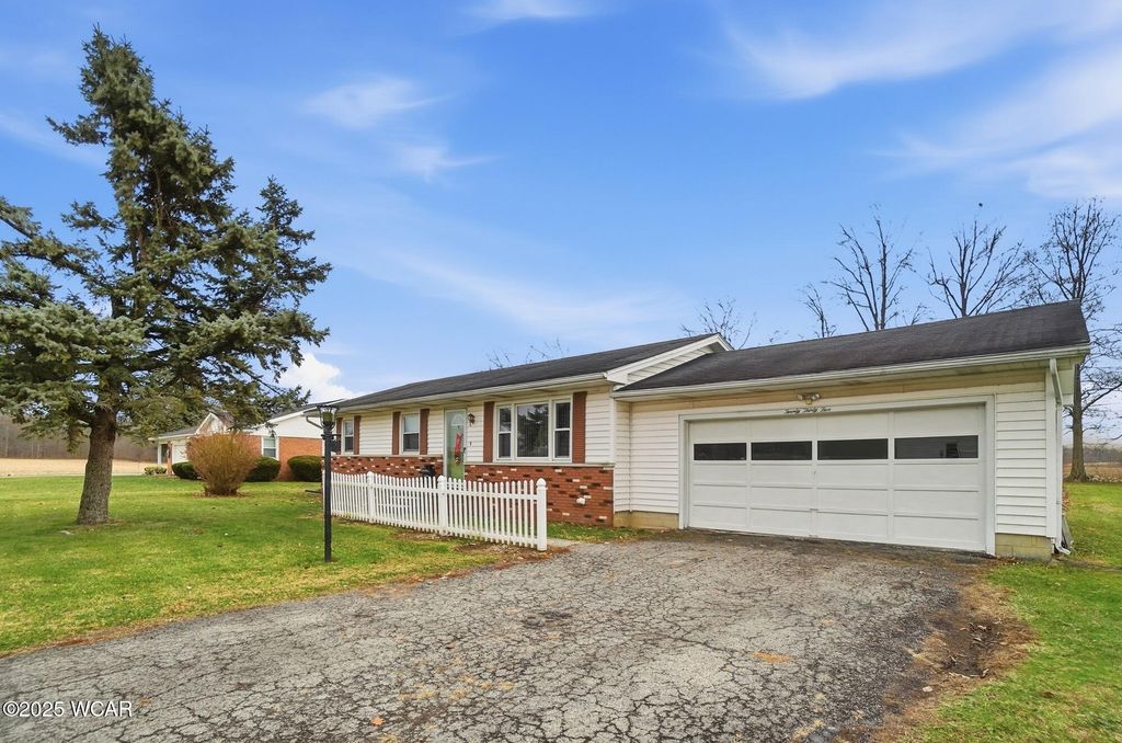 Photo of 2035 Maplewood Lane, Lima, OH 45806 (MLS # 309085)
