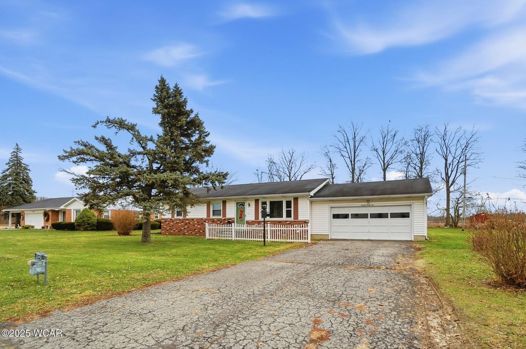 Photo of 2035 Maplewood Lane, Lima, OH 45806 (MLS # 309085)