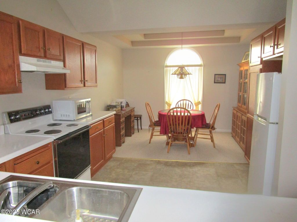 Photo of 104 Oak Lane Lane, Kenton, OH 43326 (MLS # 308753)