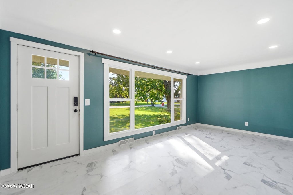Photo of 307 N Greenlawn Avenue, Elida, OH 45807 (MLS # 311874)