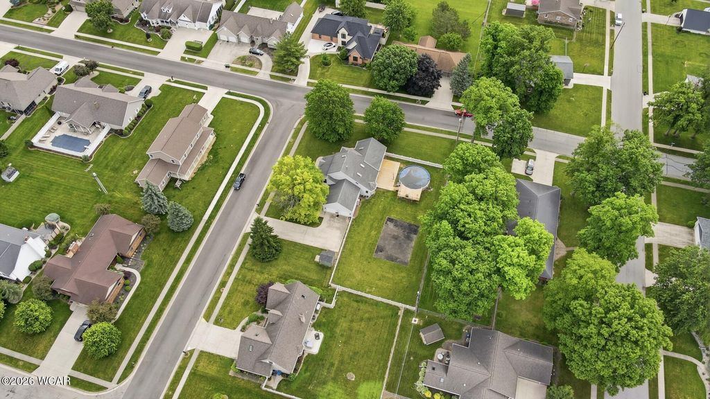 Photo of 860 Heritage Drive, Lima, OH 45804 (MLS # 310445)