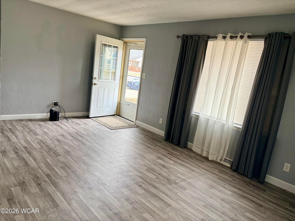 Photo of 1212 Virgina Avenue, Lima, OH 45801 (MLS # 309473)