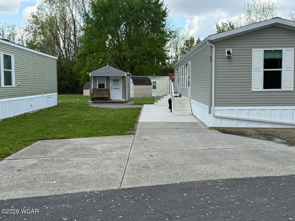 Photo of 3350 S Dixie Highway, Lima, OH 45804 (MLS # 310094)