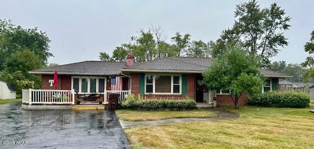 Photo of 1835 Huntington Drive, Lima, OH 45806 (MLS # 308390)