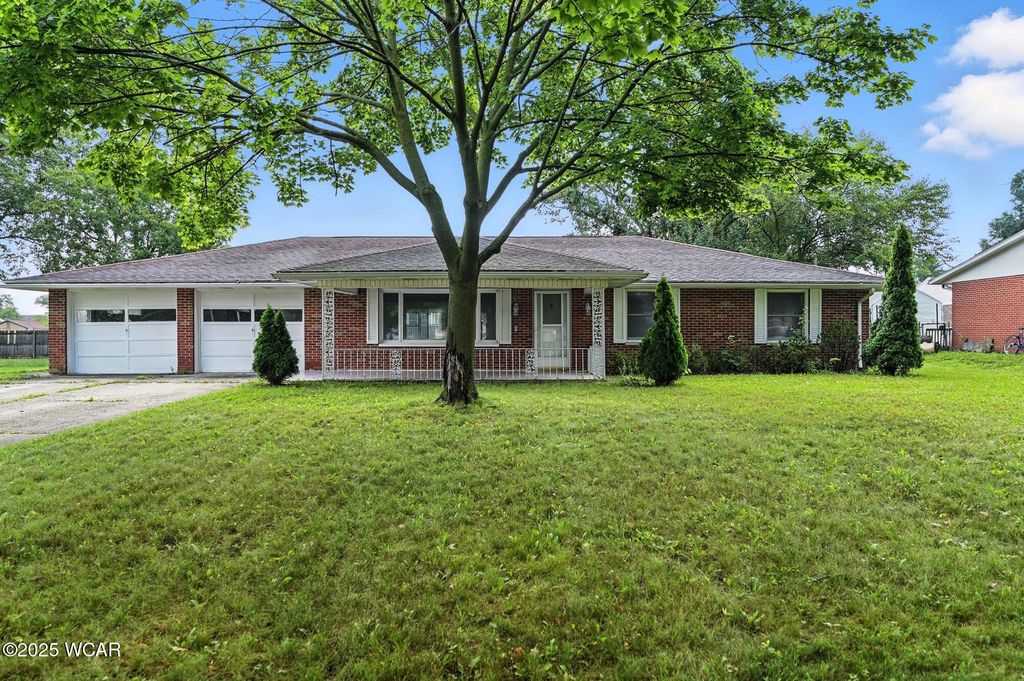 Photo of 2268 N Glenwood Avenue, Lima, OH 45805 (MLS # 307740)