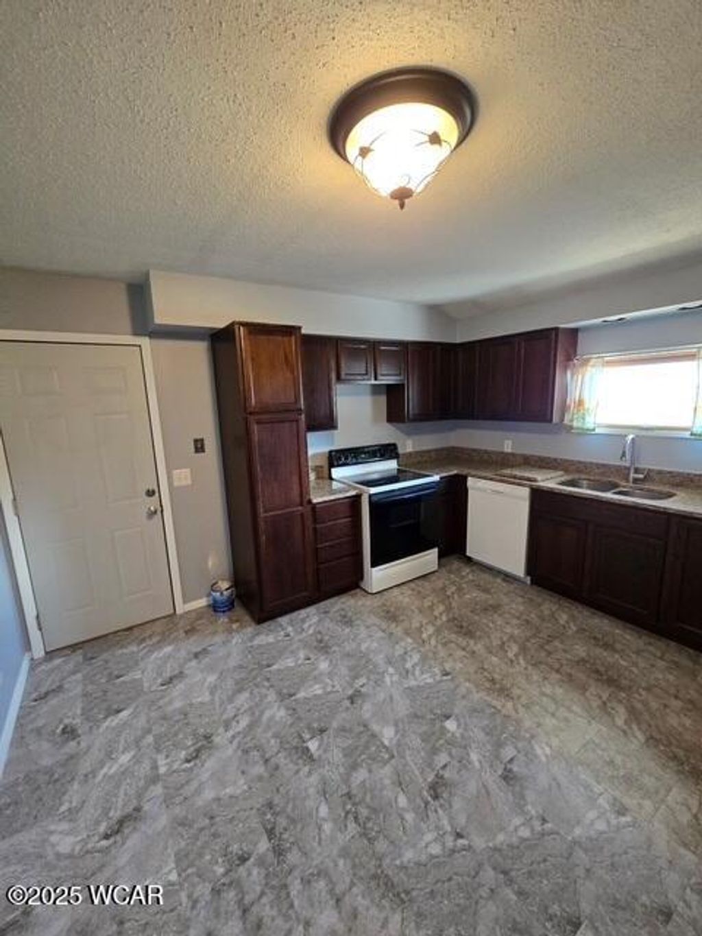 Photo of 922 Orders Ave Avenue, Ada, OH 45810 (MLS # 309072)