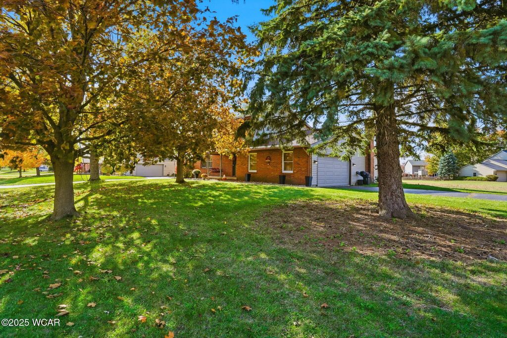 Photo of 3018 Gleneagle Drive, Findlay, OH 45840 (MLS # 308754)