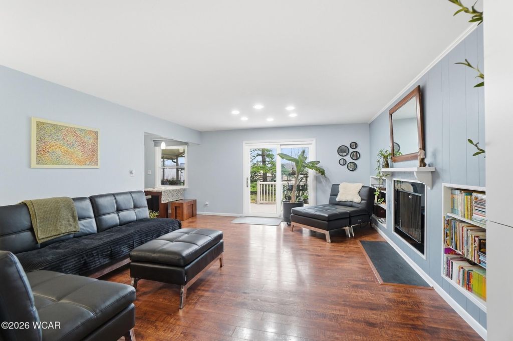 Photo of 166 Sunset Drive, Bluffton, OH 45817 (MLS # 309777)