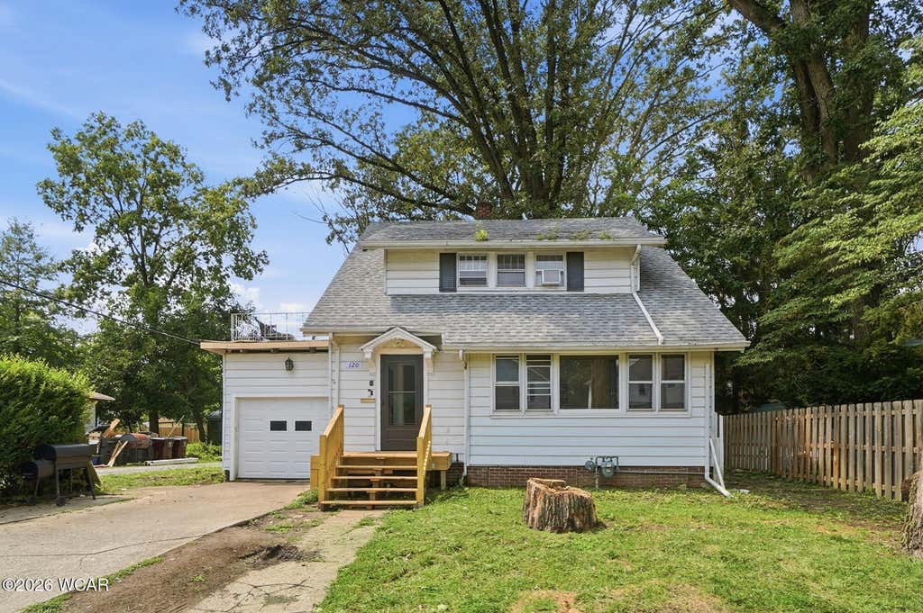 Photo of 120 S Woodlawn Avenue, Lima, OH 45805 (MLS # 311213)