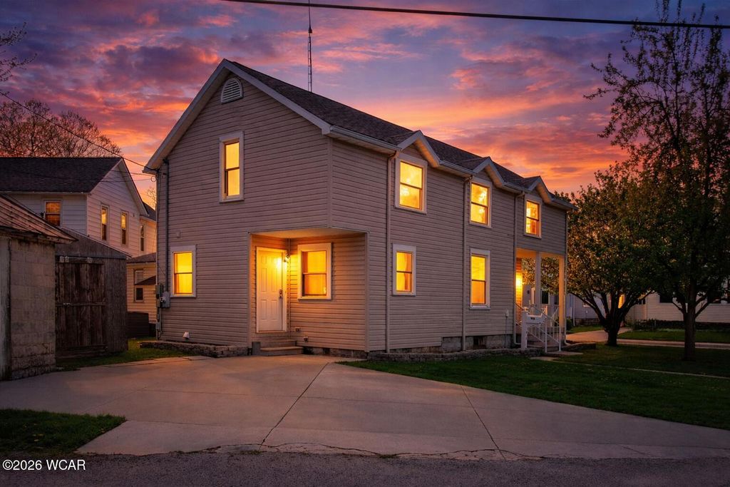 Photo of 915 S West Street, Findlay, OH 45840 (MLS # 309972)