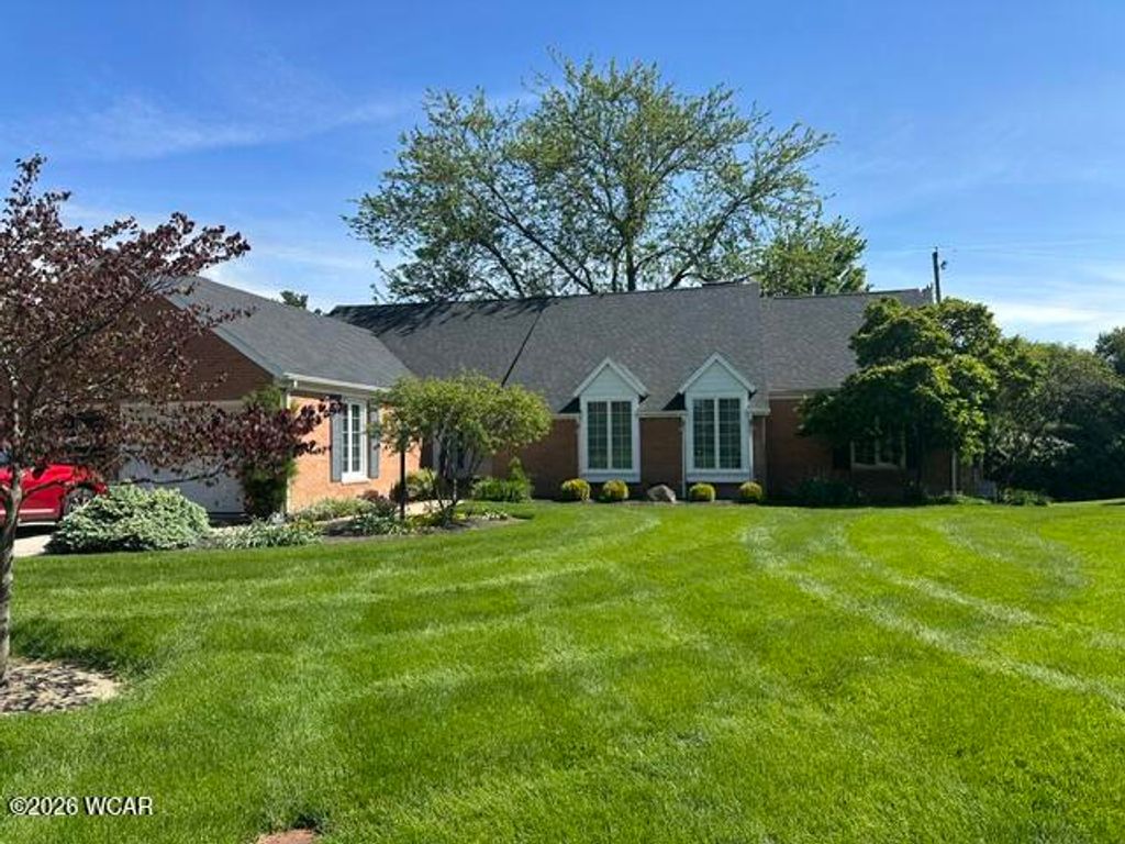 Photo of 2549 Glen Arbor Drive, Lima, OH 45805 (MLS # 310272)