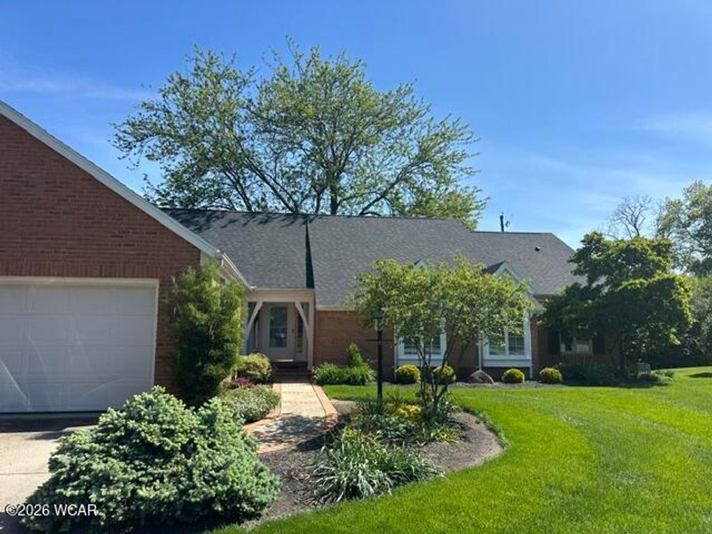 Photo of 2549 Glen Arbor Drive, Lima, OH 45805 (MLS # 310272)