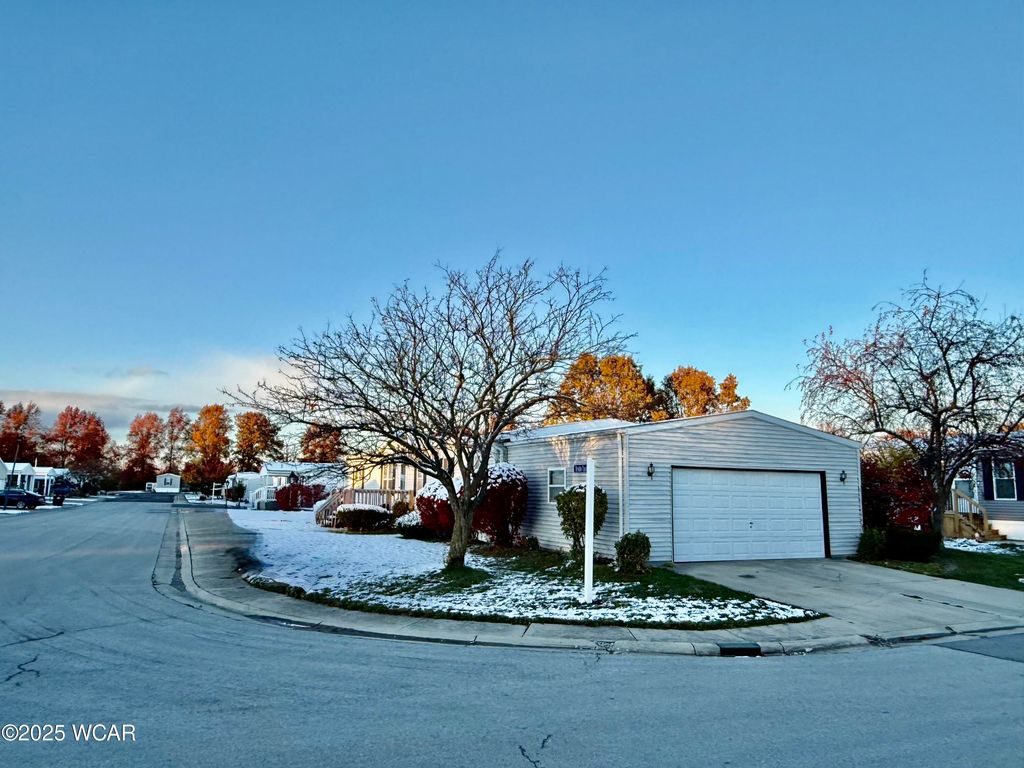 Photo of 174 Bridle Trail, Lima, OH 45807 (MLS # 308807)