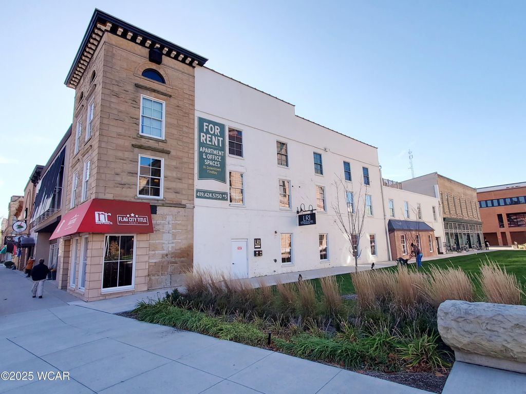 Photo of 320 S Main Street #C, Findlay, OH 45840 (MLS # 308413)