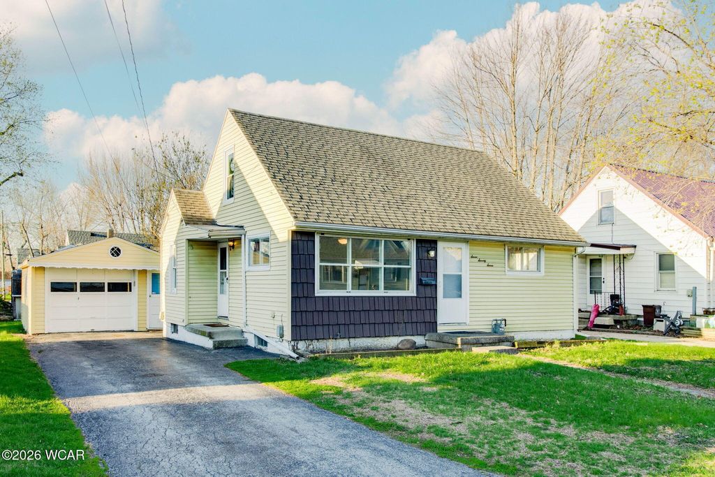 Photo of 777 Ewing Avenue, Lima, OH 45801 (MLS # 309908)