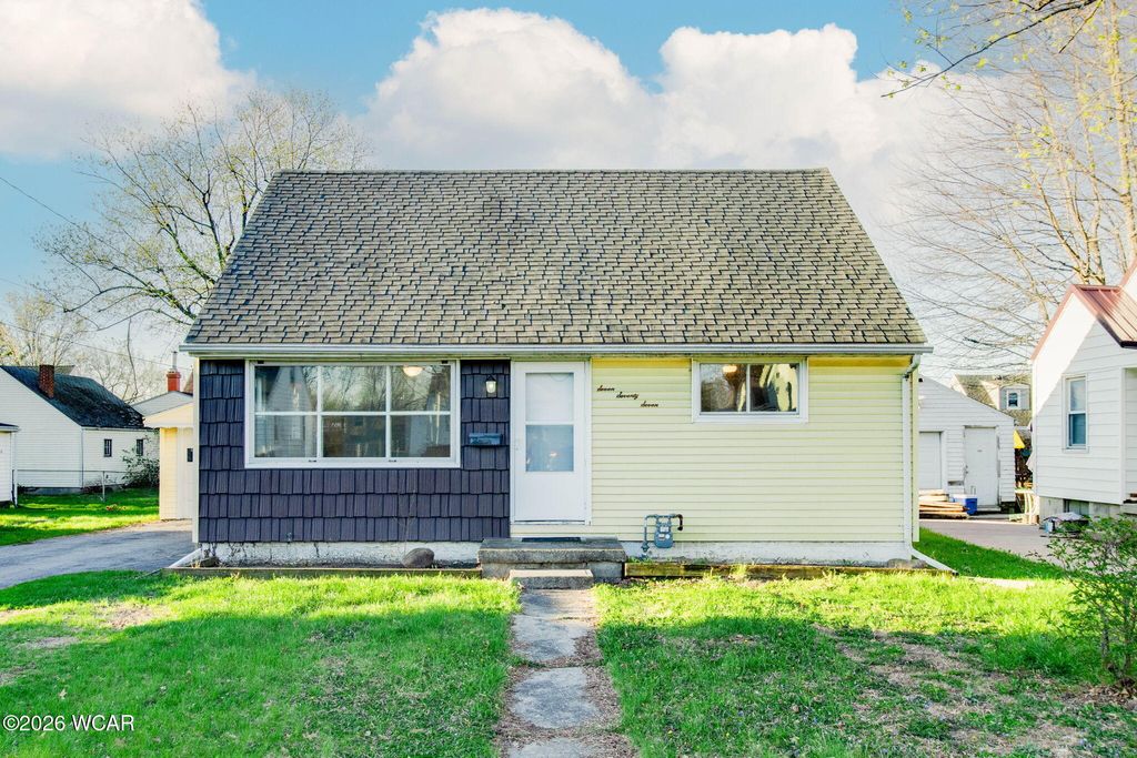 Photo of 777 Ewing Avenue, Lima, OH 45801 (MLS # 309908)