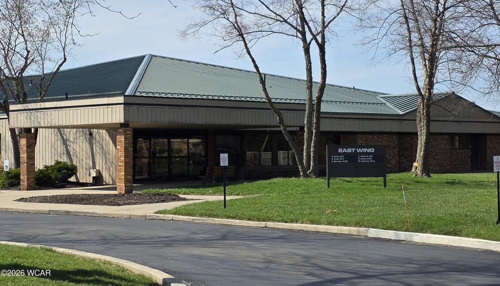 Photo of 200 W Pearl Street, Findlay, OH 45840 (MLS # 309927)