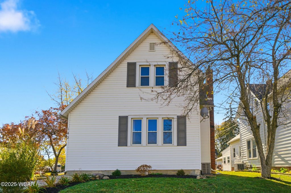 Photo of 142 E Raymond Street, Van Wert, OH 45891 (MLS # 308785)