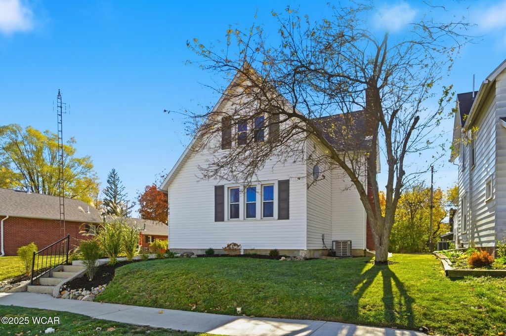 Photo of 142 E Raymond Street, Van Wert, OH 45891 (MLS # 308785)